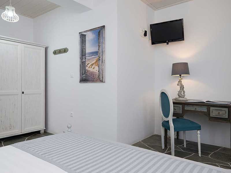 Chambre avec lit double