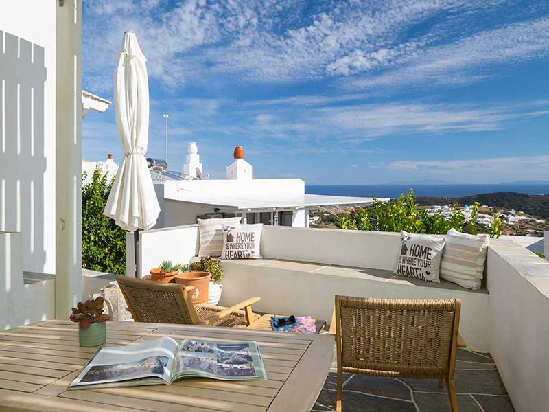 Grande véranda avec vue sur la mer