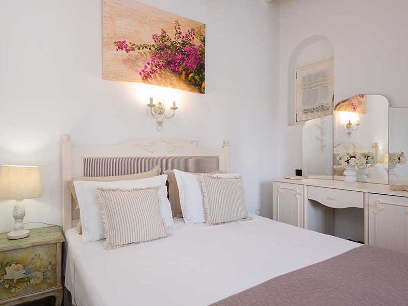 Chambre avec lit double