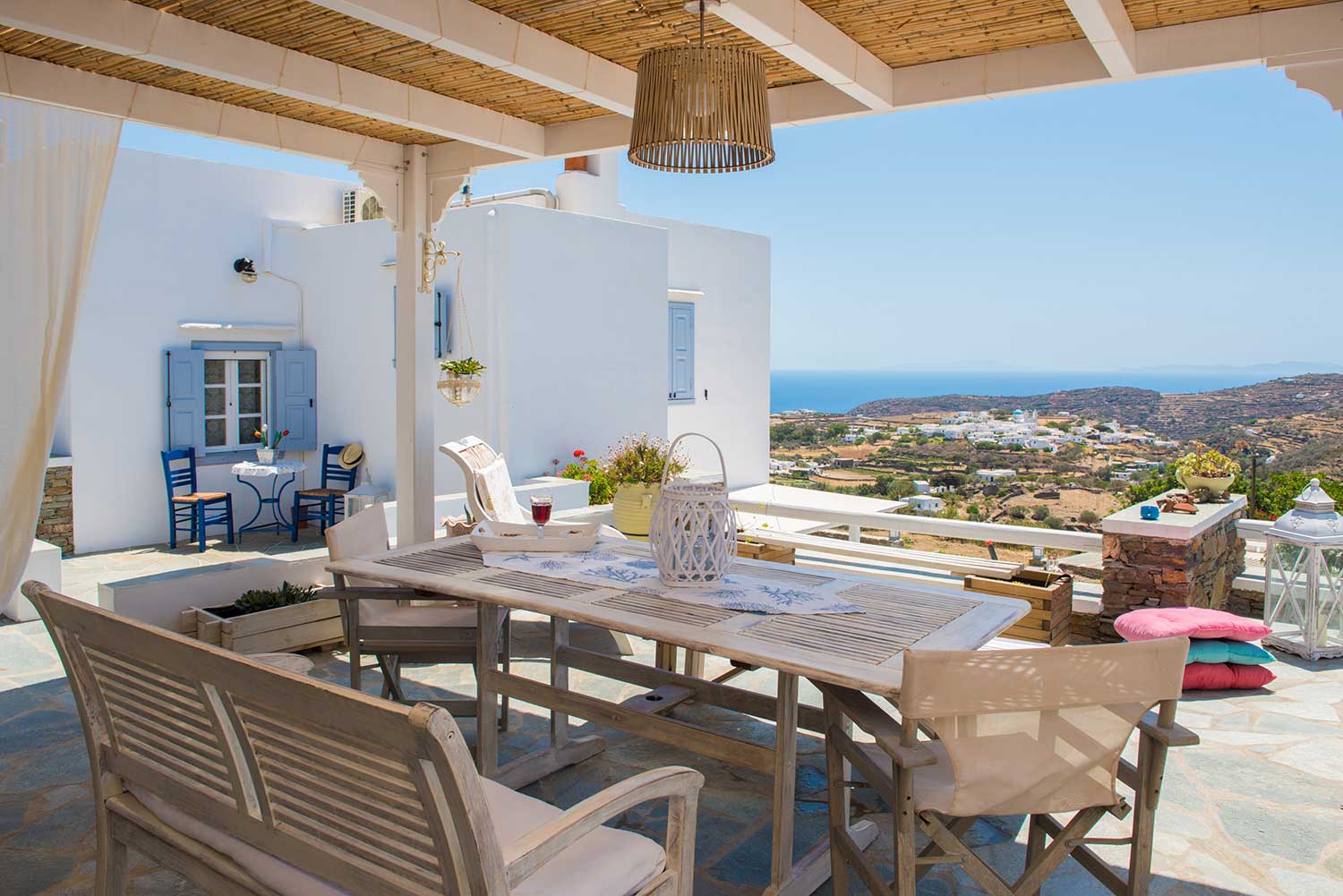 Espaces extérieurs des Moscha Geronti apartments à Sifnos