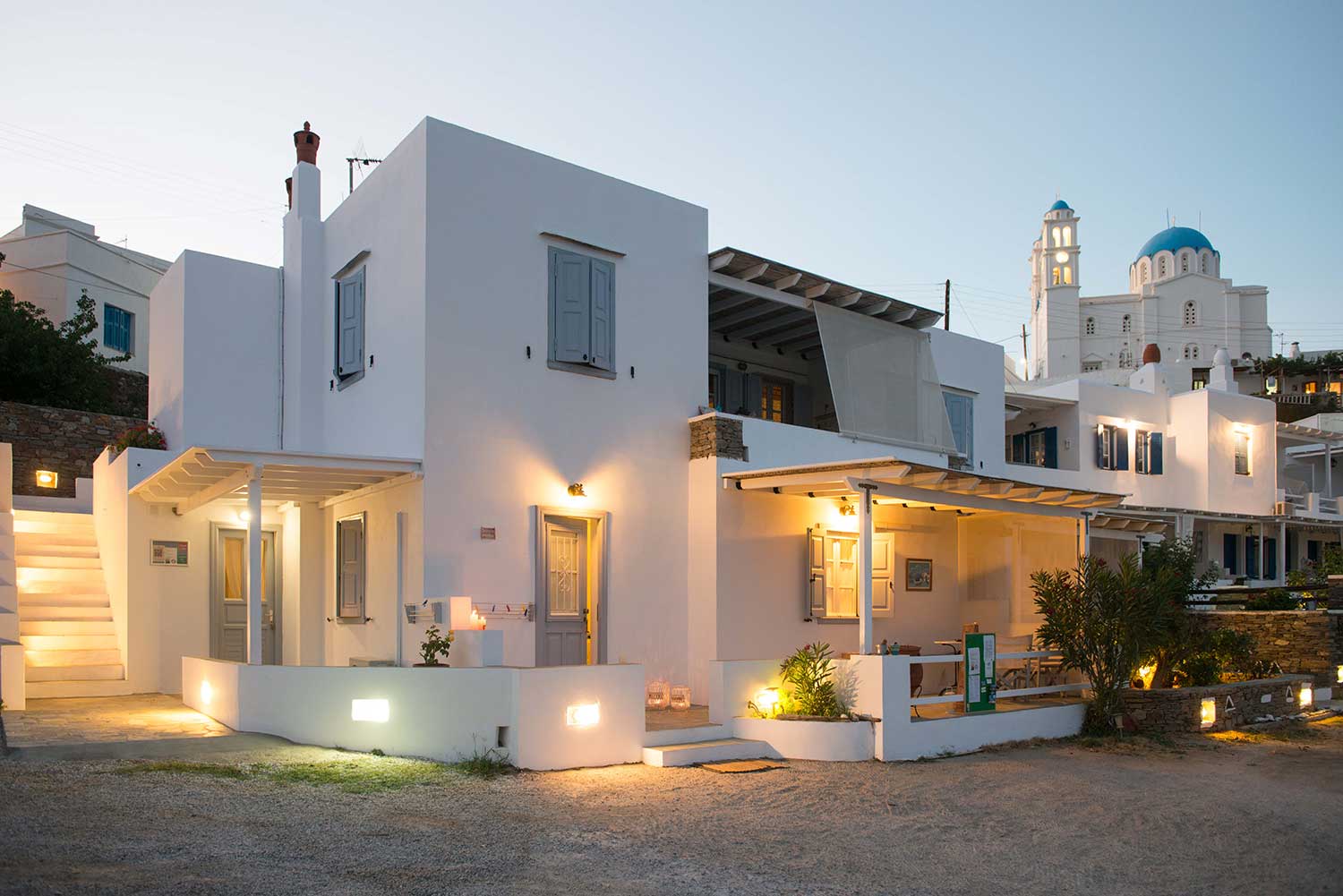 Moscha Geronti apartments la nuit